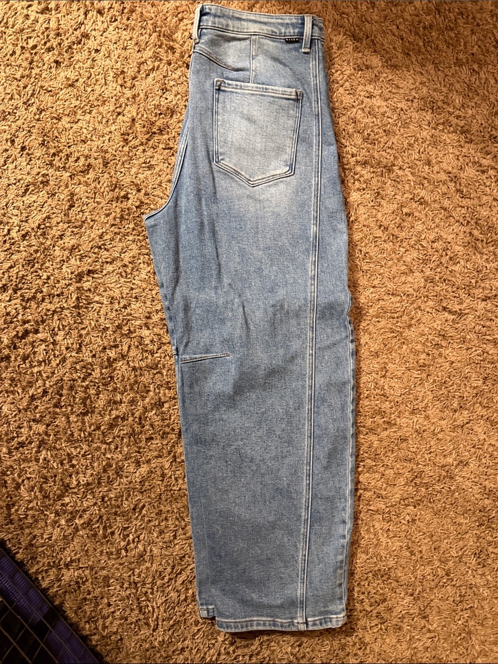 High-Rise Ladies Risen Barrel Leg Jeans - Light Blue